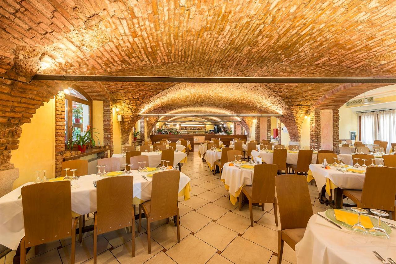Regina Del Garda Suite トスコラーノ・マデルノ エクステリア 写真
